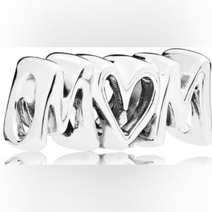 ⭐️⭐️Mom Script Charm
Retired Sterling Silver Mom Script Mother Family Charm